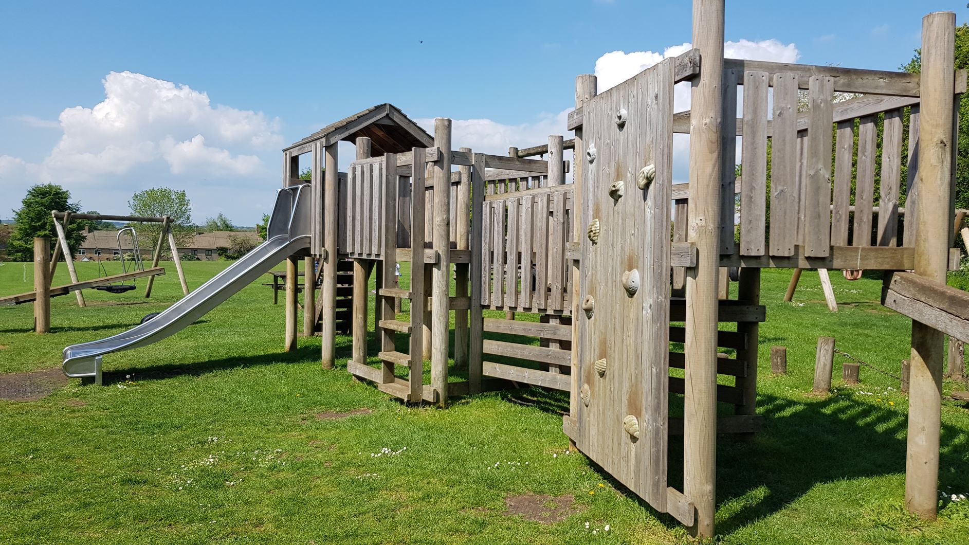 Charlbury Nine Acres Recreation Ground - The Family Ticket Review